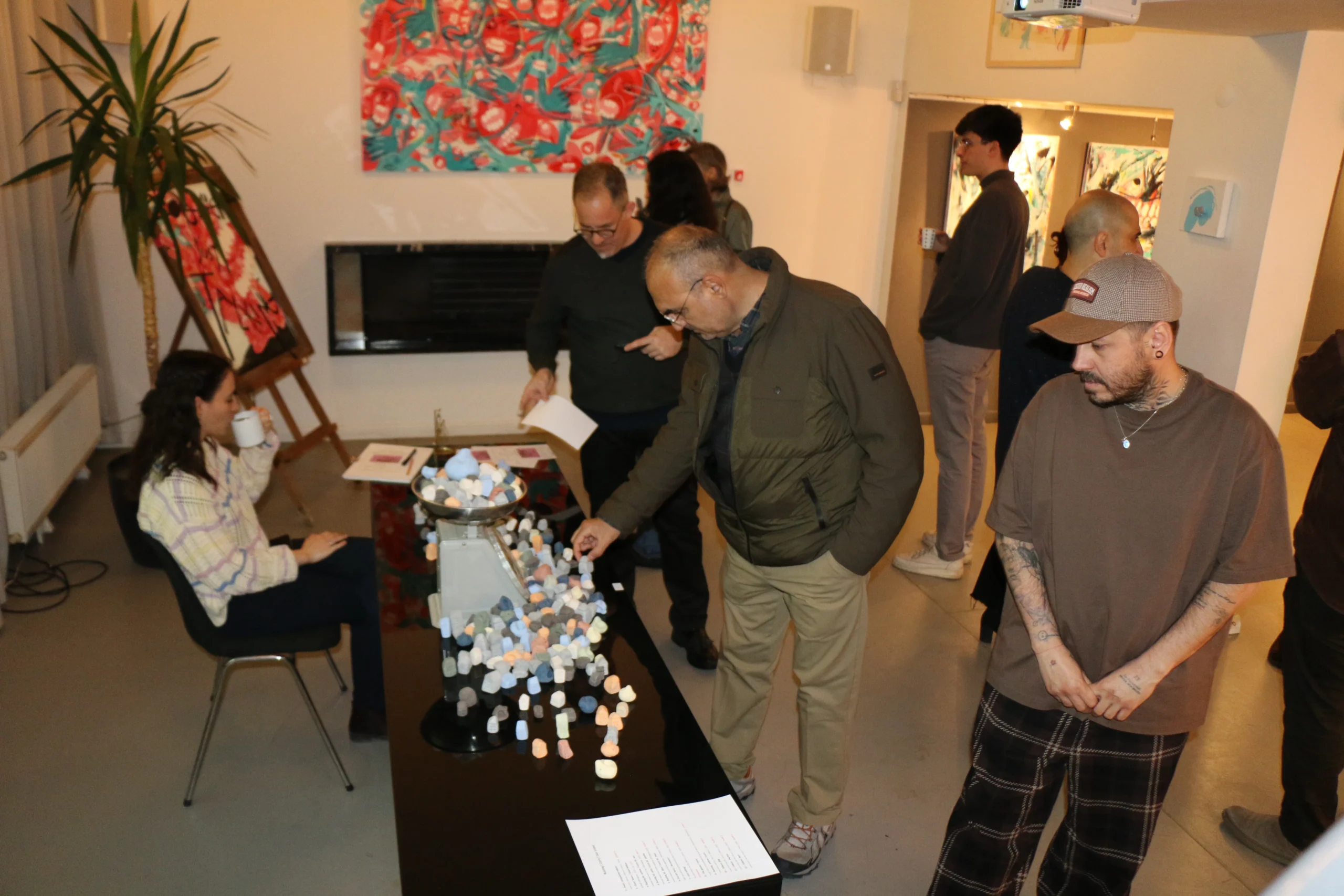 sanatci-cansu-dinc-buzzing-sergisi-ankara-mimarlar-dernegi-1927_4501-2